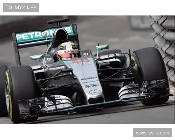 F1新赛季格局生变强队博弈升级车手转会引发关注技术革新规则调整