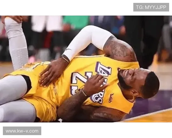 詹姆斯压哨绝杀引爆联盟各队争冠格局再度迎来剧变风云波澜再起